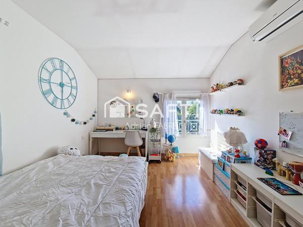 Villa moderne de 225 m² avec piscine de 12mx5m ,un pool housse de 25m² et dépendances à seulement 20 minutes de Toulouse