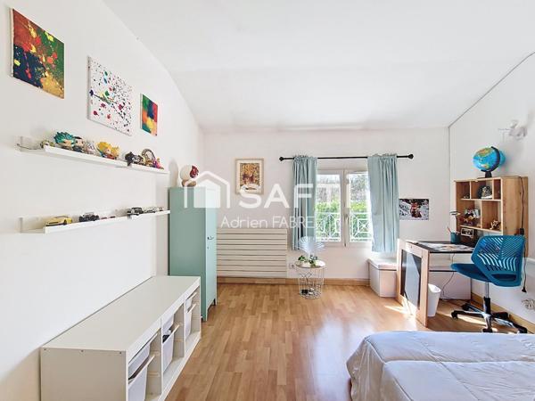 Villa moderne de 225 m² avec piscine de 12mx5m ,un pool housse de 25m² et dépendances à seulement 20 minutes de Toulouse