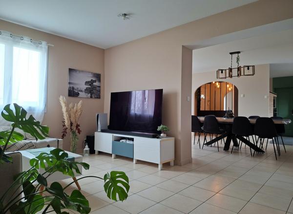 Maison famililale avec piscine intérieure