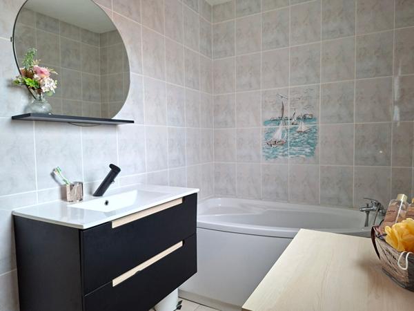 Maison famililale avec piscine intérieure