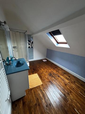 A vendre- Splendide maison familiale 8 pièces de 153m2 habitable avec dépendance et ancien commerce à ARNAC POMPADOUR (19)