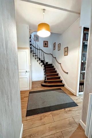 A vendre- Splendide maison familiale 8 pièces de 153m2 habitable avec dépendance et ancien commerce à ARNAC POMPADOUR (19)