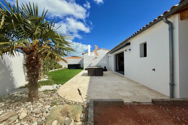 Saint-Martin-de-Ré (17410) St Martin - Maison rétaise à 700m de la plage