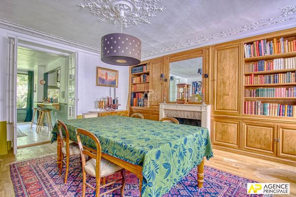 Versailles Saint-Louis Maison 9 pièces 280 m² habitables sur parcelle de 400 m² 2 380 000 € **  - Référence  28349