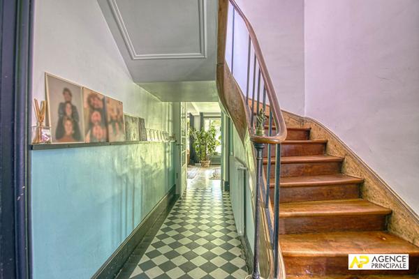 Versailles Saint-Louis Maison 9 pièces 280 m² habitables sur parcelle de 400 m² 2 380 000 € **  - Référence  28349
