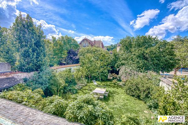 Versailles Saint-Louis Maison 9 pièces 280 m² habitables sur parcelle de 400 m² 2 380 000 € **  - Référence  28349