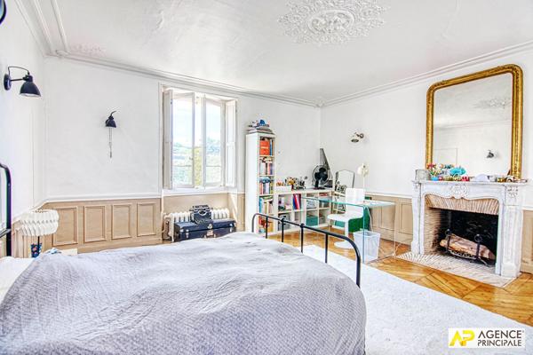 Versailles Saint-Louis Maison 9 pièces 280 m² habitables sur parcelle de 400 m² 2 380 000 € **  - Référence  28349