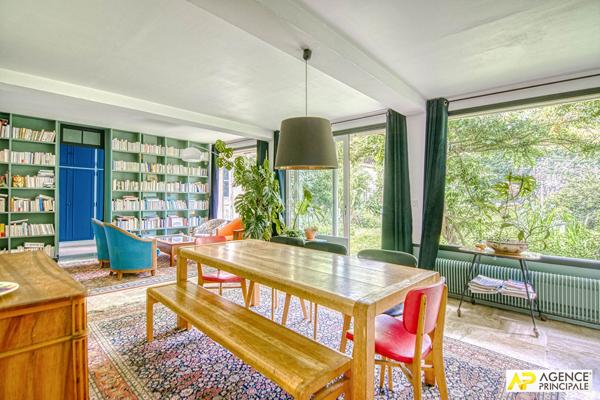 Versailles Saint-Louis Maison 9 pièces 280 m² habitables sur parcelle de 400 m² 2 380 000 € **  - Référence  28349