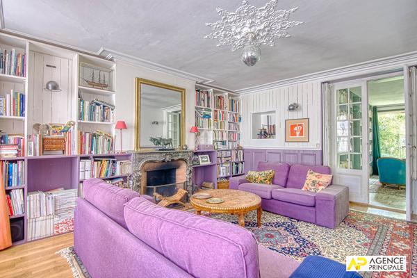 Versailles Saint-Louis Maison 9 pièces 280 m² habitables sur parcelle de 400 m² 2 380 000 € **  - Référence  28349