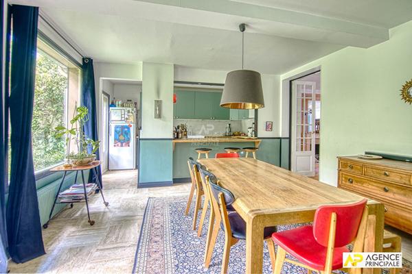Versailles Saint-Louis Maison 9 pièces 280 m² habitables sur parcelle de 400 m² 2 380 000 € **  - Référence  28349