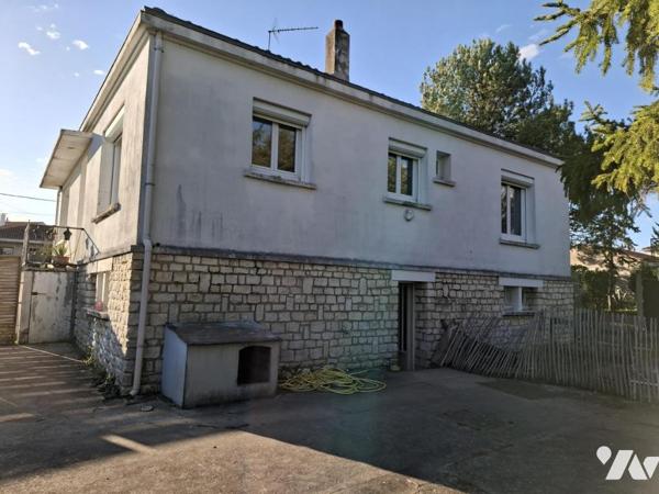 Maison de ville de 100m² hab avec sous-sol de 97m² - quartier Bellevue - SAINTES rive Gauche