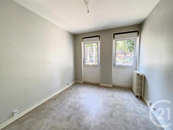 Immeuble à vendre  151,11 m 2   CLERMONT FERRAND  - 63