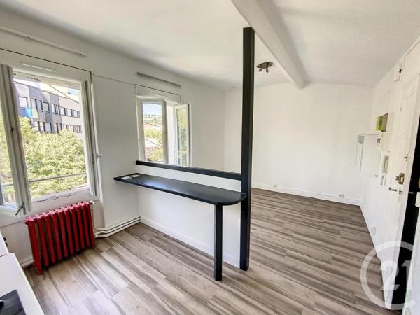 Immeuble à vendre  151,11 m 2   CLERMONT FERRAND  - 63