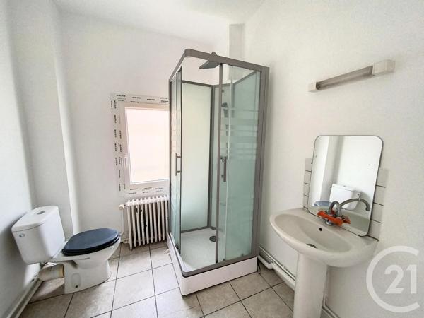 Immeuble à vendre  151,11 m 2   CLERMONT FERRAND  - 63