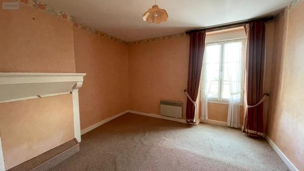 Maison à vendre à Fresnay-sur-Sarthe dans la Sarthe (72130), ref : MA371