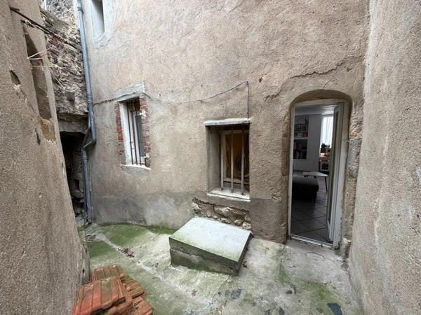 Maison 102 m²-Les Martres-de-Veyre (63)-4 chambres-3 chambres + bureau– 155 000 €