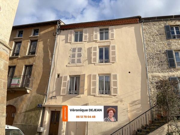 Maison 102 m²-Les Martres-de-Veyre (63)-4 chambres-3 chambres + bureau– 155 000 €
