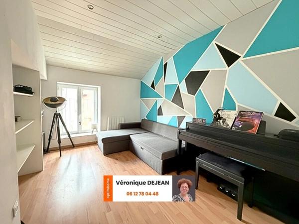 Maison 102 m²-Les Martres-de-Veyre (63)-4 chambres-3 chambres + bureau– 155 000 €