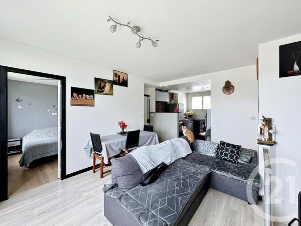 Appartement T3 à vendre  3 pièces - 64 m 2   GIVORS  - 69