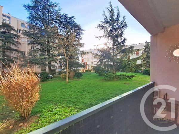 Appartement T3 à vendre  3 pièces - 64 m 2   GIVORS  - 69