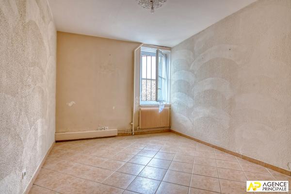 Versailles Montreuil Appartement Rez de Chaussée 2 Pièces 46.9M² €330 000 ** - Référence 26725