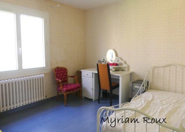 Orléans, proche CHU, à vendre maison de 143 m2, 5 chambres, terrain de 1000 m2.