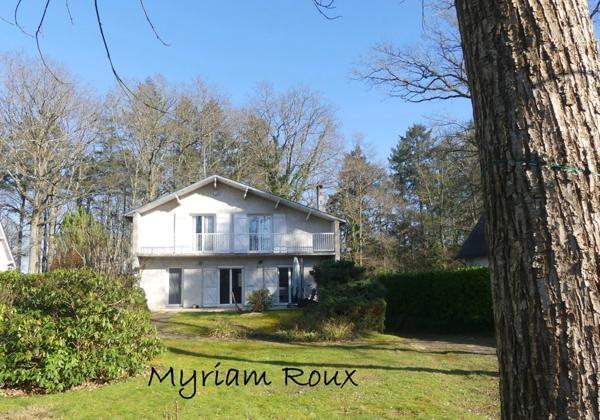 Orléans, proche CHU, à vendre maison de 143 m2, 5 chambres, terrain de 1000 m2.