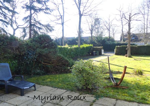 Orléans, proche CHU, à vendre maison de 143 m2, 5 chambres, terrain de 1000 m2.