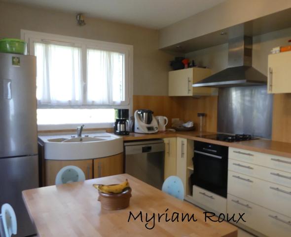 Orléans, proche CHU, à vendre maison de 143 m2, 5 chambres, terrain de 1000 m2.