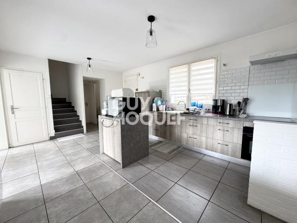MAISON À LOUER DE 5 PIÈCES DE 119,53 M²