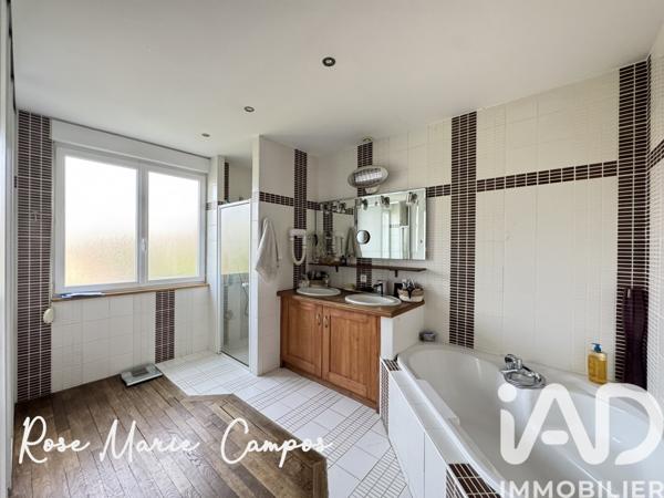 Maison à vendre 11 pièces 242 m² Montceau-les-Mines