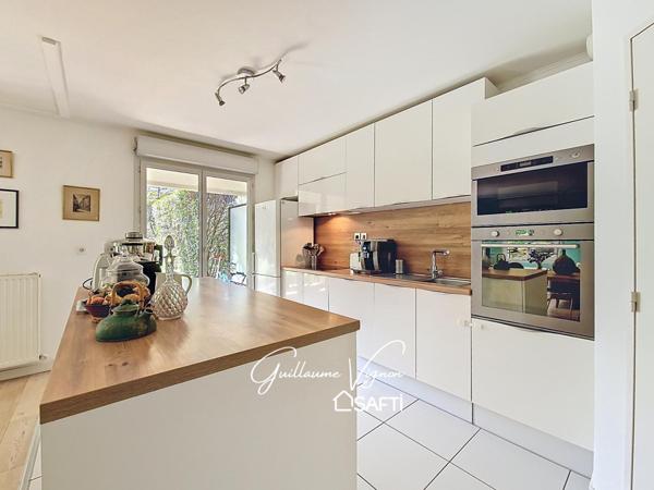 Rez-de-jardin dans résidence standing avec piscine