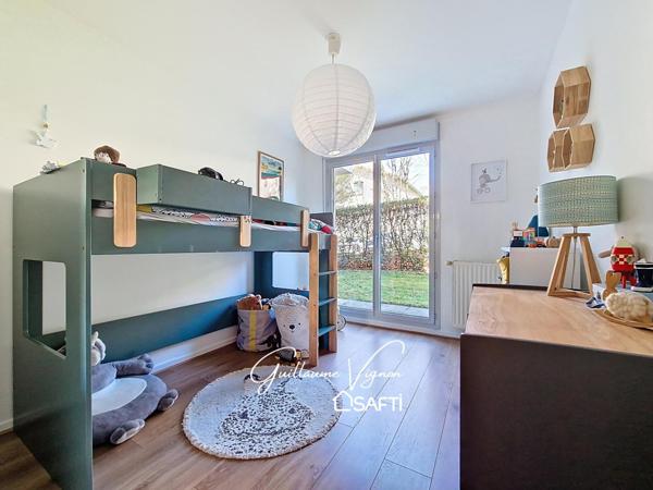 Rez-de-jardin dans résidence standing avec piscine