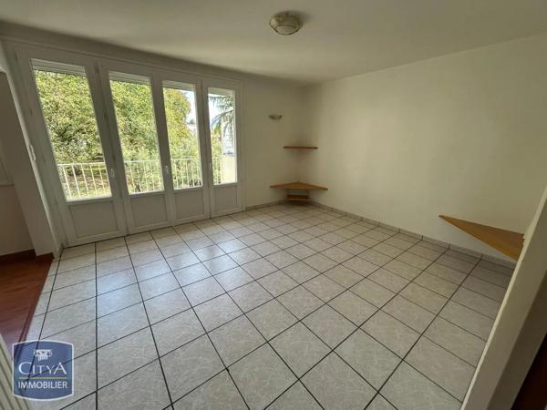 Appartement à louer 3 pièces 78.55m² Cholet (49300)