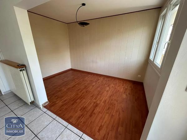 Appartement à louer 3 pièces 78.55m² Cholet (49300)