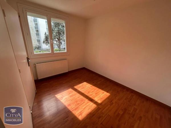 Appartement à louer 3 pièces 78.55m² Cholet (49300)