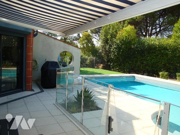 COLOMIERS  quartier résidentiel, villa 2004, T9, 5 chambres, piscine, sous-sol 100 m2, parc, annexes