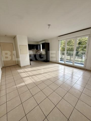 Appartement 2 piéces - Vaujours - Balcon - Parking - Proche transport