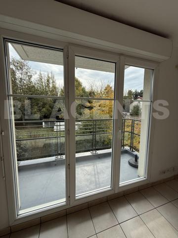 Appartement 2 piéces - Vaujours - Balcon - Parking - Proche transport