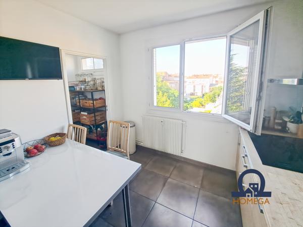 Lyon (69003) À louer – Lyon 3e – T4 de 96 m² avec balcon, dernier étage
