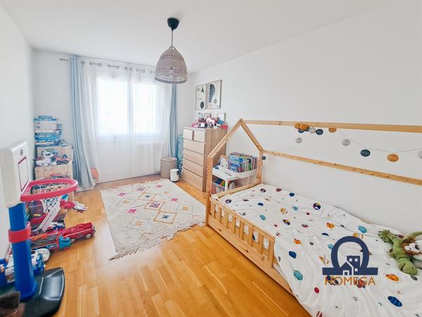 Lyon (69003) À louer – Lyon 3e – T4 de 96 m² avec balcon, dernier étage