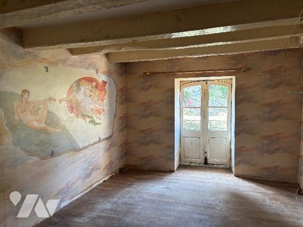 Centre historique DINAN : maison d'environ 210m²