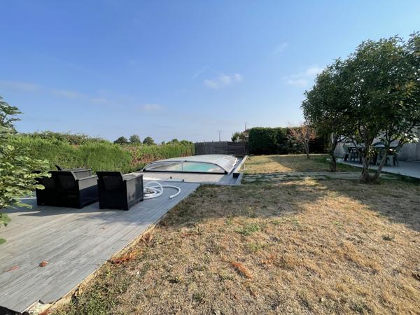 Maison de plain-pied de type 5 de 115 M2 avec piscine sur 697 M2