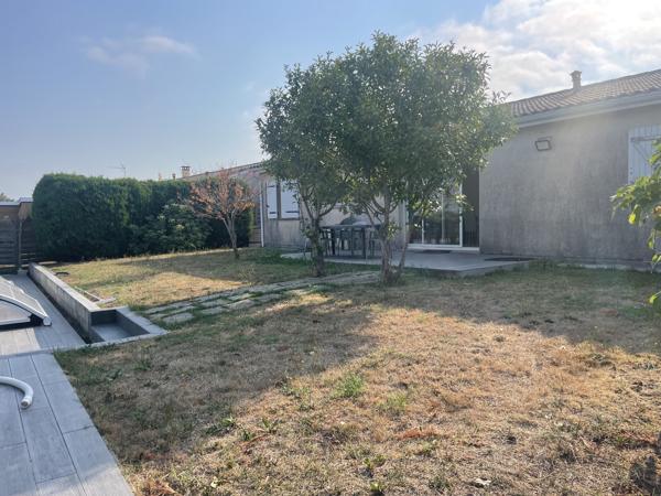 Maison de plain-pied de type 5 de 115 M2 avec piscine sur 697 M2