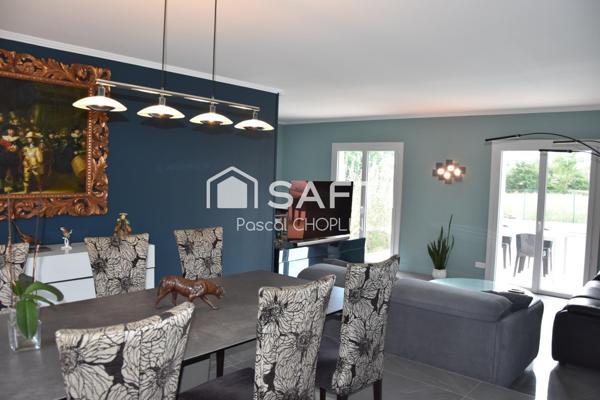 Magnifique maison rénovée de plain-pied avec piscine.