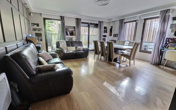 Appartement à vendre    4 pièces • 100 m2 Paris 19