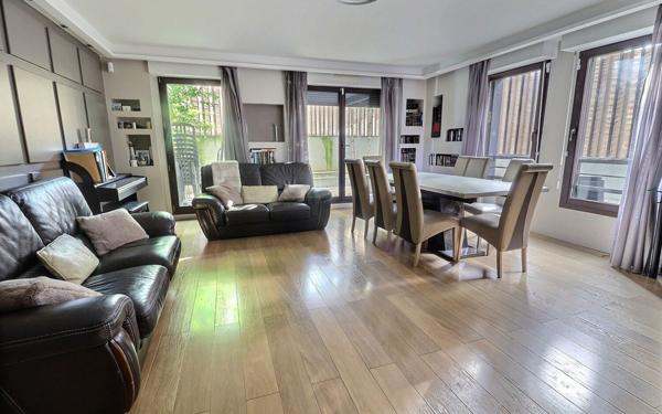 Appartement à vendre    4 pièces • 100 m2 Paris 19