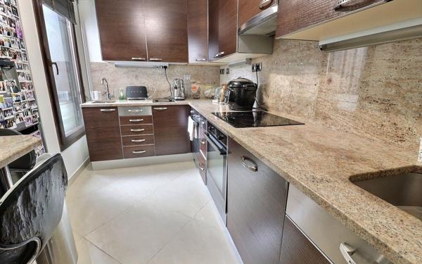 Appartement à vendre    4 pièces • 100 m2 Paris 19