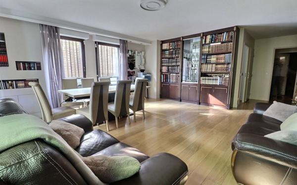 Appartement à vendre    4 pièces • 100 m2 Paris 19