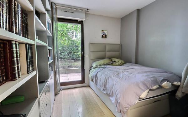Appartement à vendre    4 pièces • 100 m2 Paris 19
